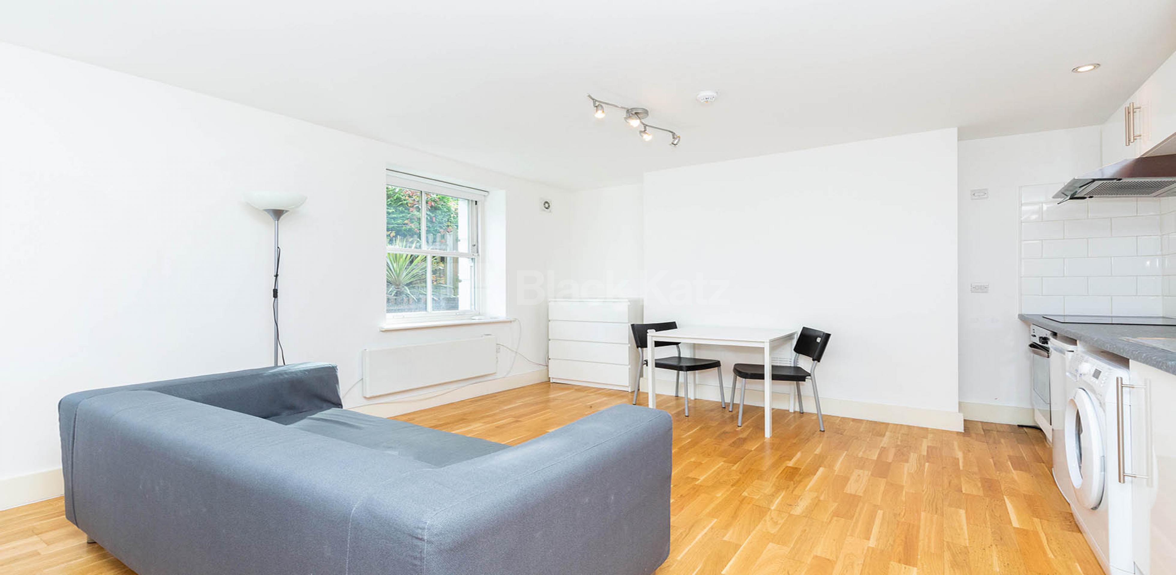 A fantastic spacious studio set within a gated double fronted house Camden Road , Camden Borders  N7